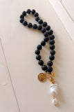 Halskette_Perlen__110._Jome_Jewelry_black_and_white